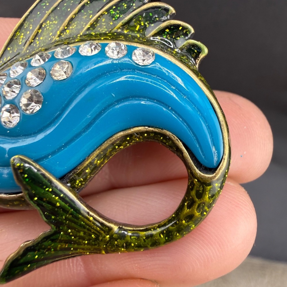 Vintage Fish Brooch Gold Tone Enamel Rhinestone Blue‎ Green - Picture 8 of 11